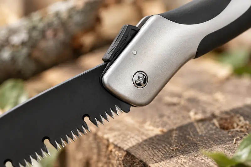 Folding Pruning Saw - view 2